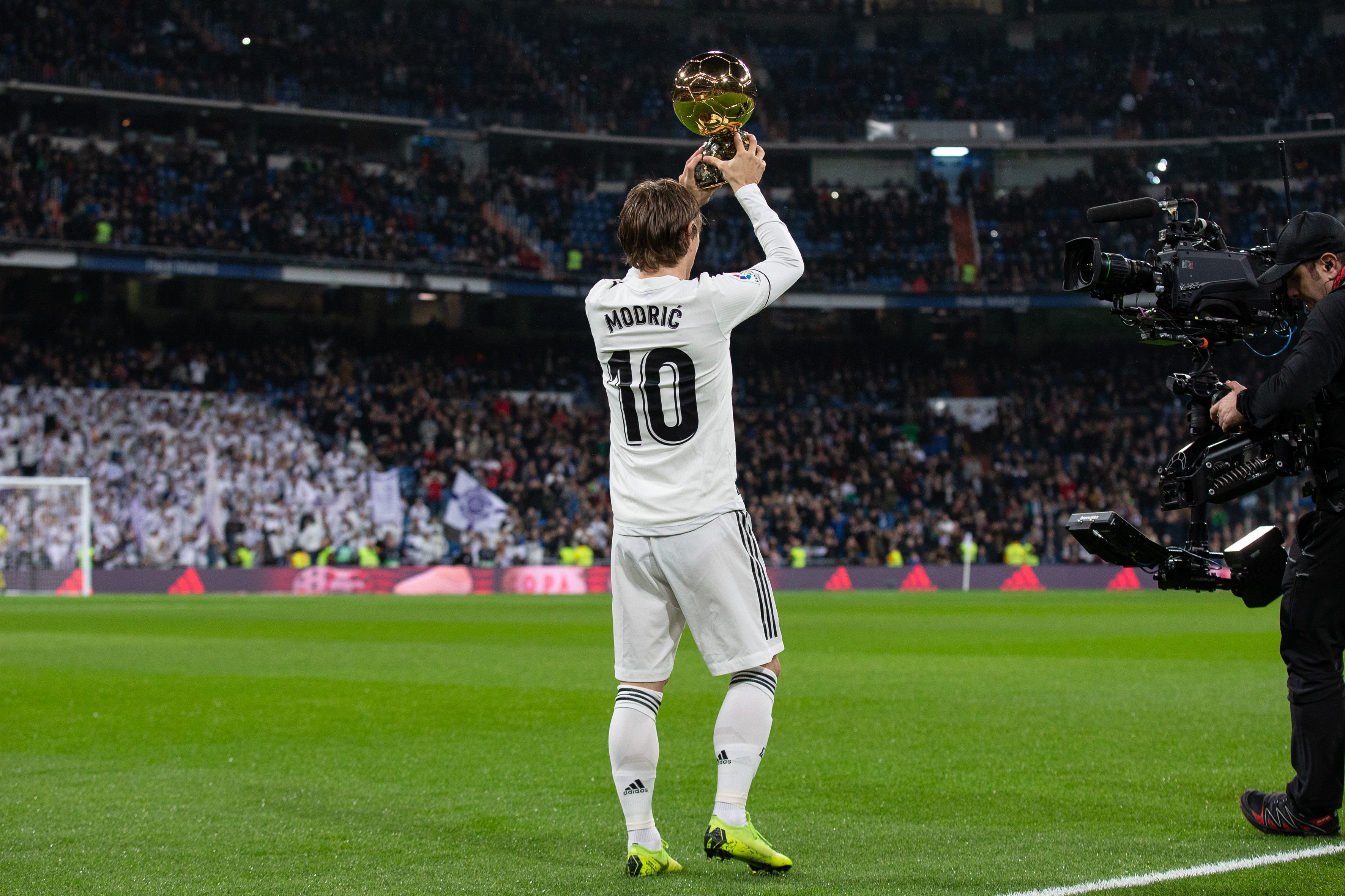 中国短道速滑名将、冬奥冠军武大靖宣布退役