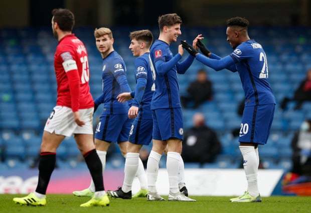 勇士102-103快船遭4坏消息！穆迪+格林弊端明显，内线隐患太大了